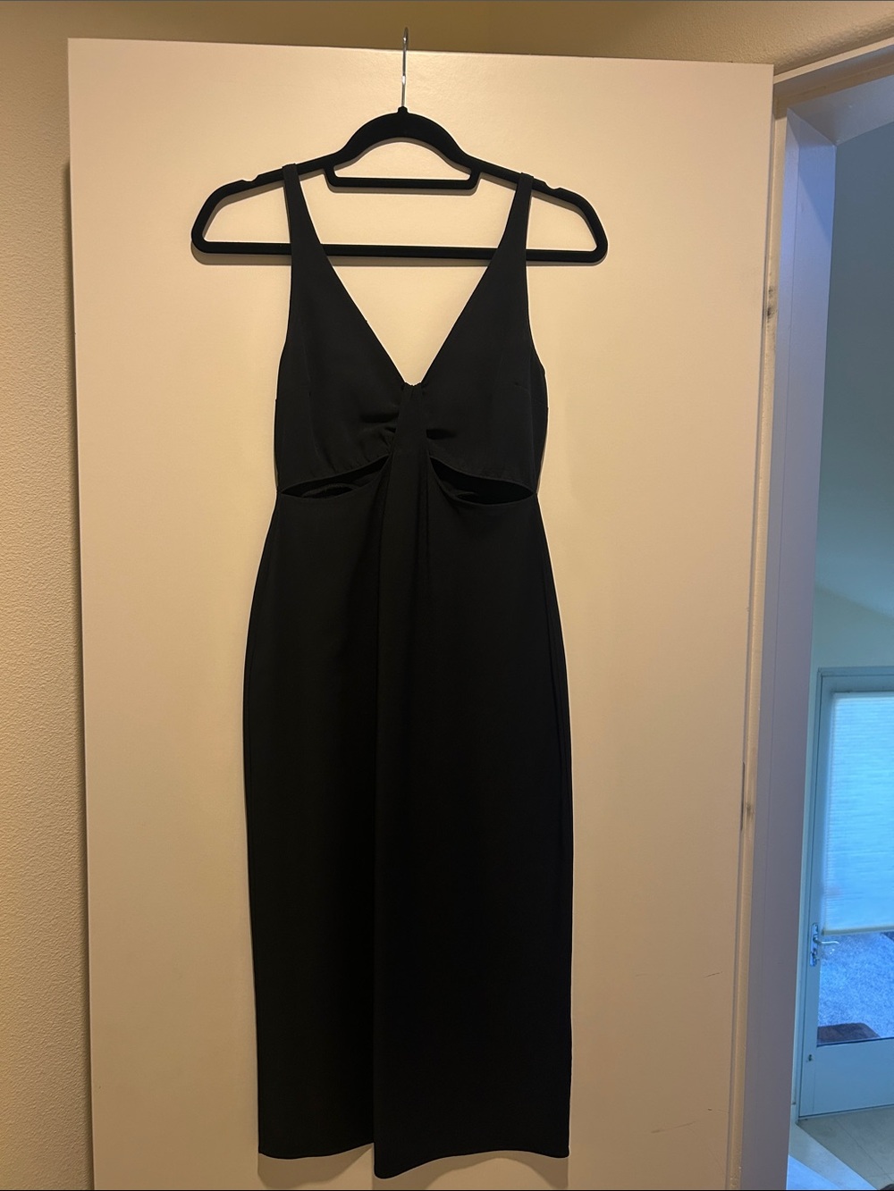 Abercrombie & Fitch Black Cutout V-Neck Midi Dress